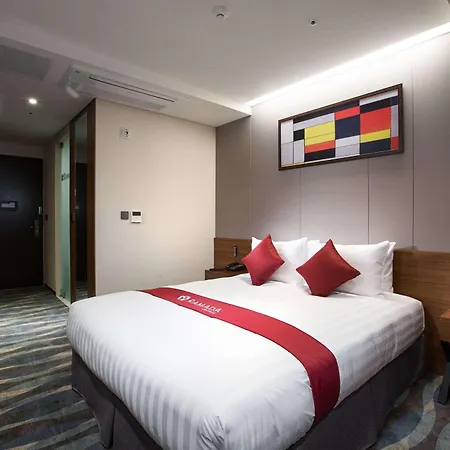 Ramada By Wyndham Jeonju Hotel Exterior photo